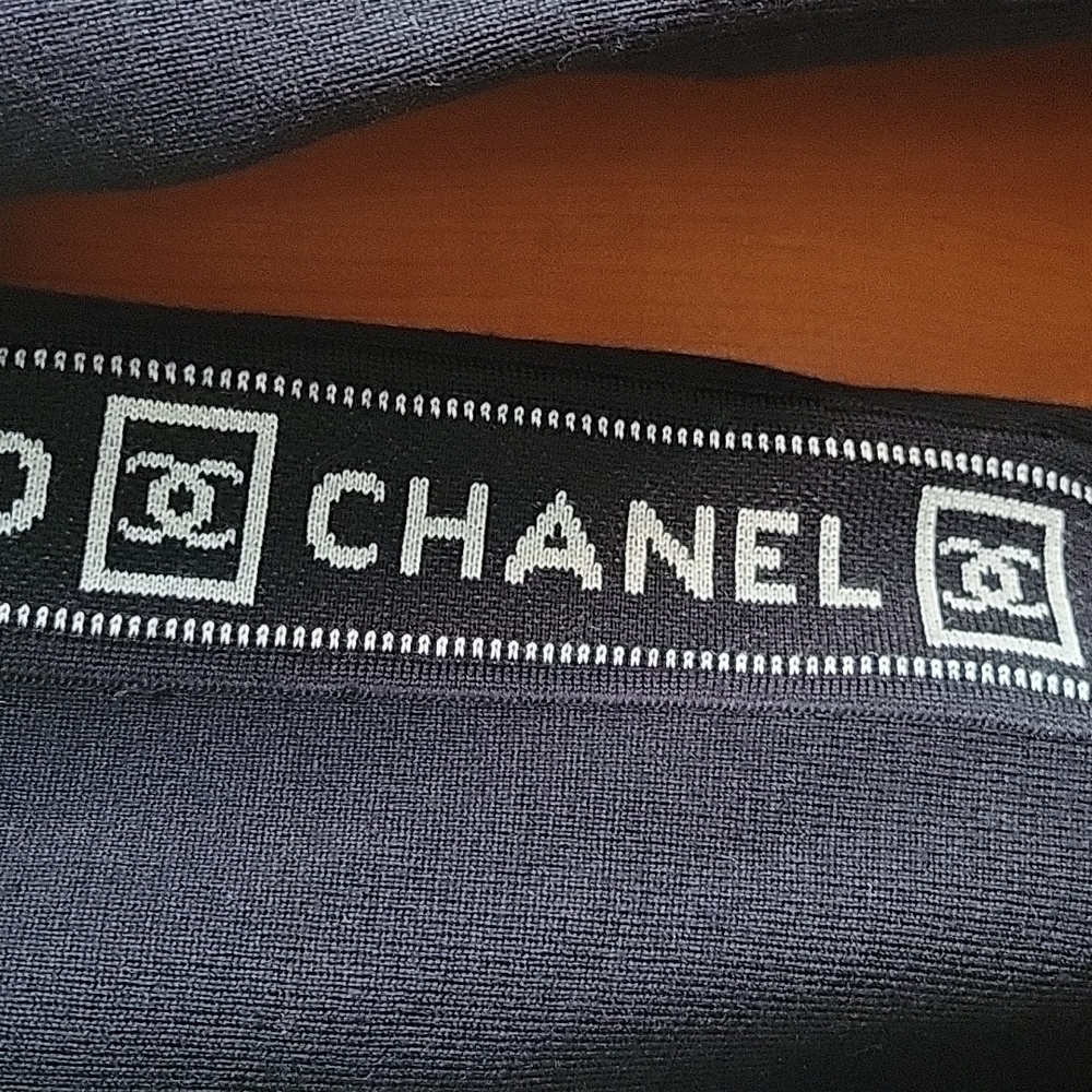 Chanel CC Logo Black Long Sleeve Top with White Decorative Stitching - Picture 6 of 15